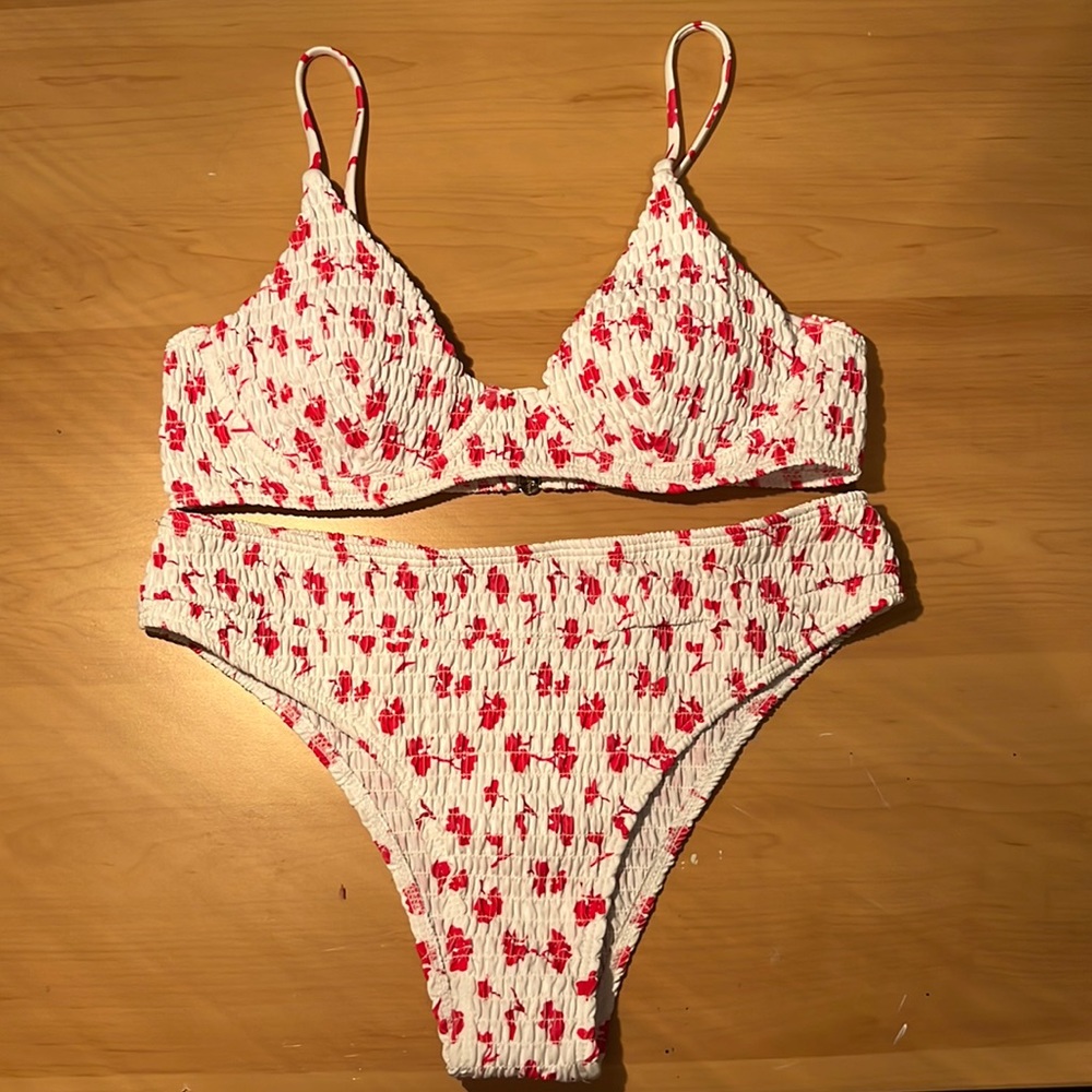 M bikini set